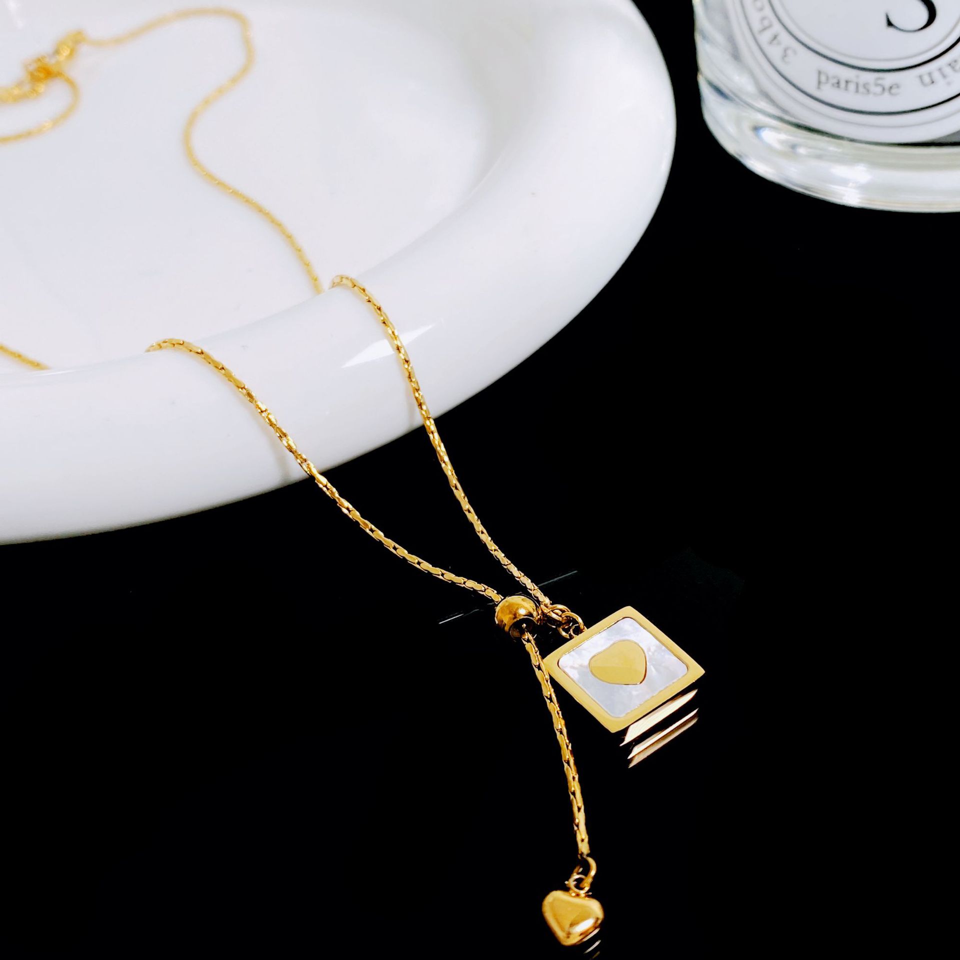 Light Luxury White Shell Love Titanium Steel Necklace Design Pull Tassel Clavicle Chain