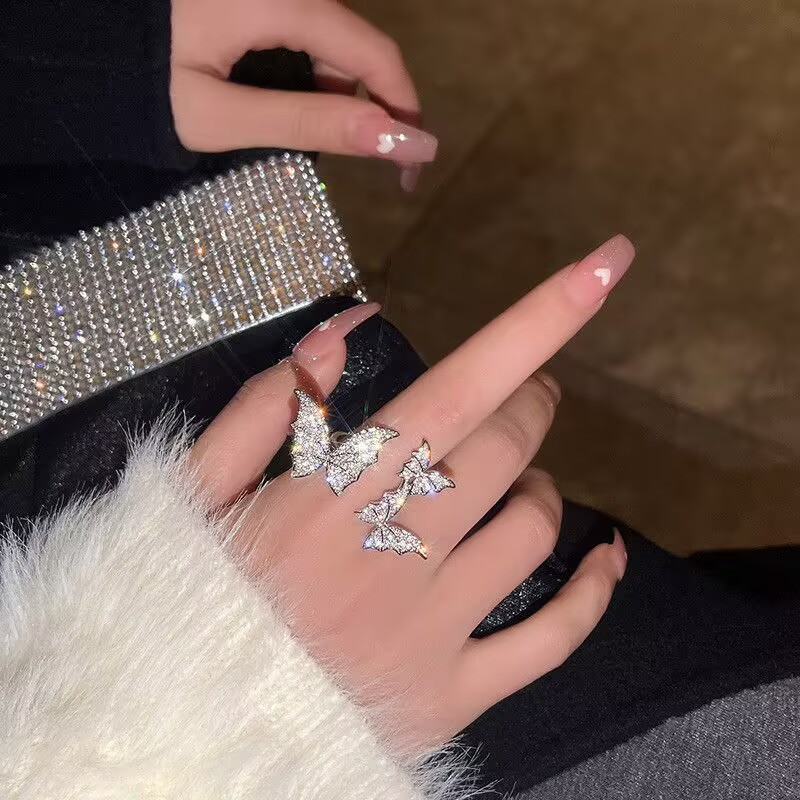 Exaggerated Butterfly-Shape Minimalist Ring