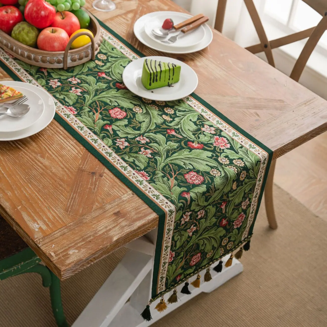 Yiman Qiyun Spring Table Runner Botanical Long
