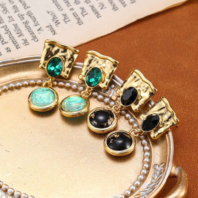 Copper-plated Real Gold European And American-style Vintage Asymmetrical Earrings product image