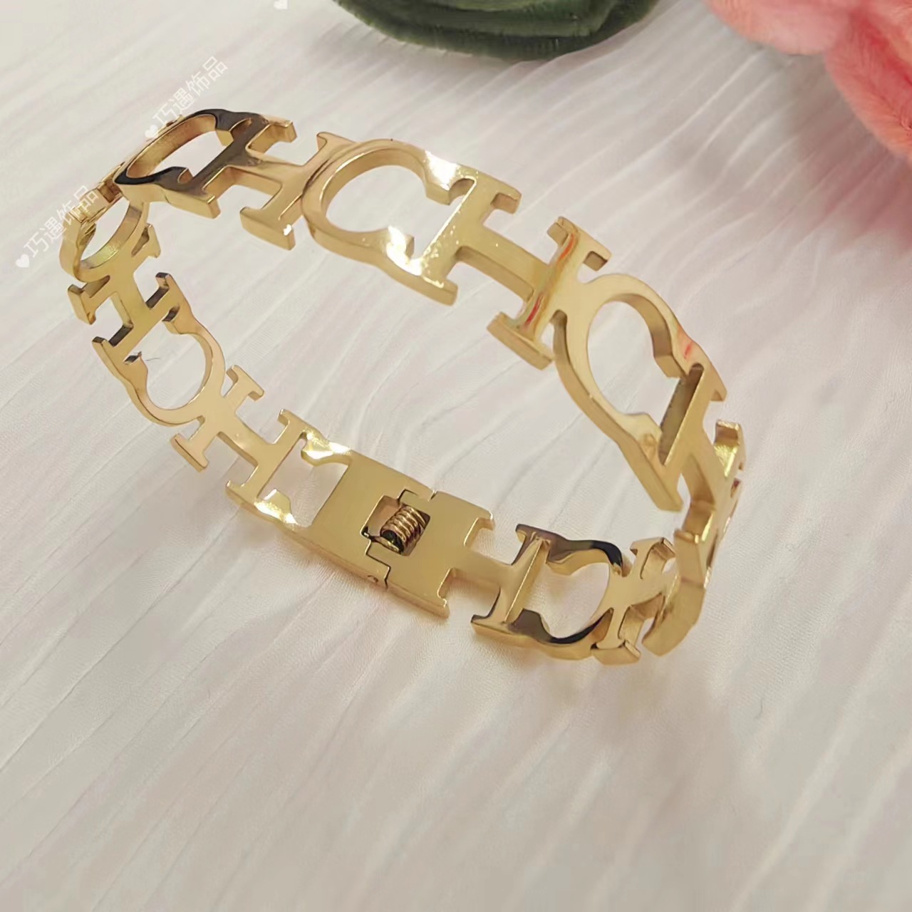 Niche Non-fading Egg-shaped Hollow Spring Fastener Stainless Steel Letter Bracelet