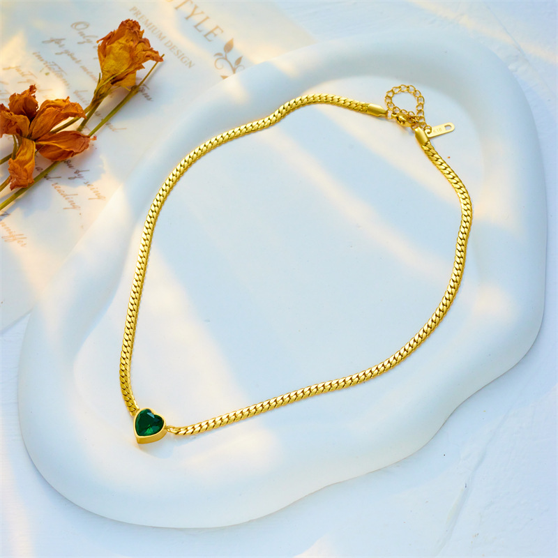 Fashion Simple Rhinestone Love Pendant Titanium Steel No Fading Necklace