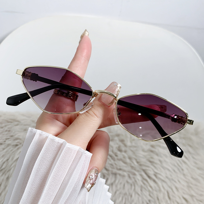 Metal Small Frame Rhombus Cat Eye Sunglasses - Image 6