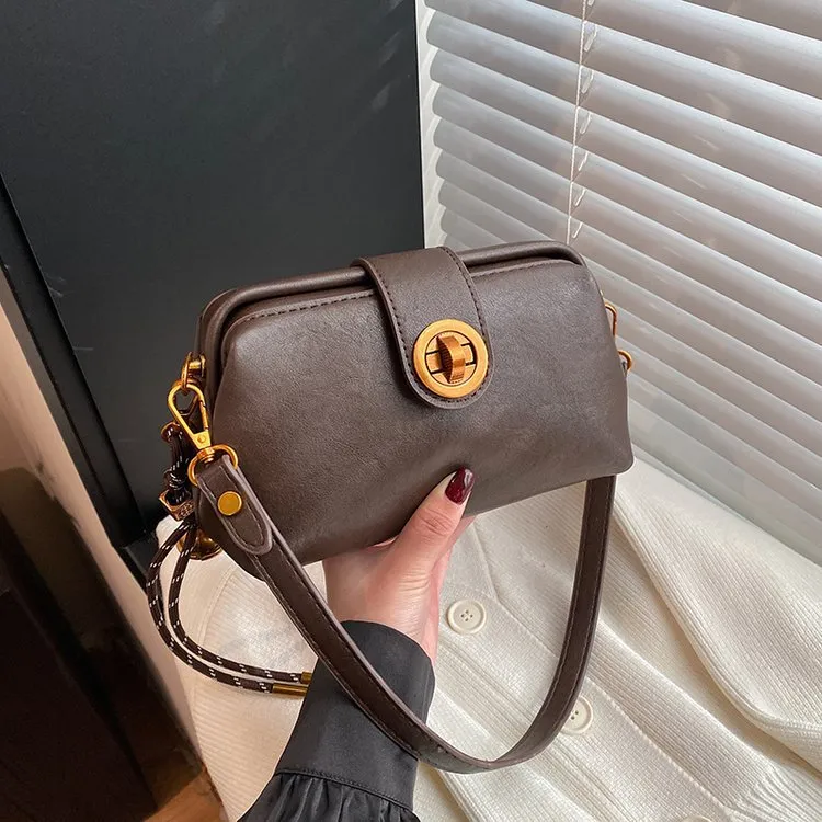 High Sense Niche Female Autumn And Winter New Retro Frosted Crossbody Bag - Brown