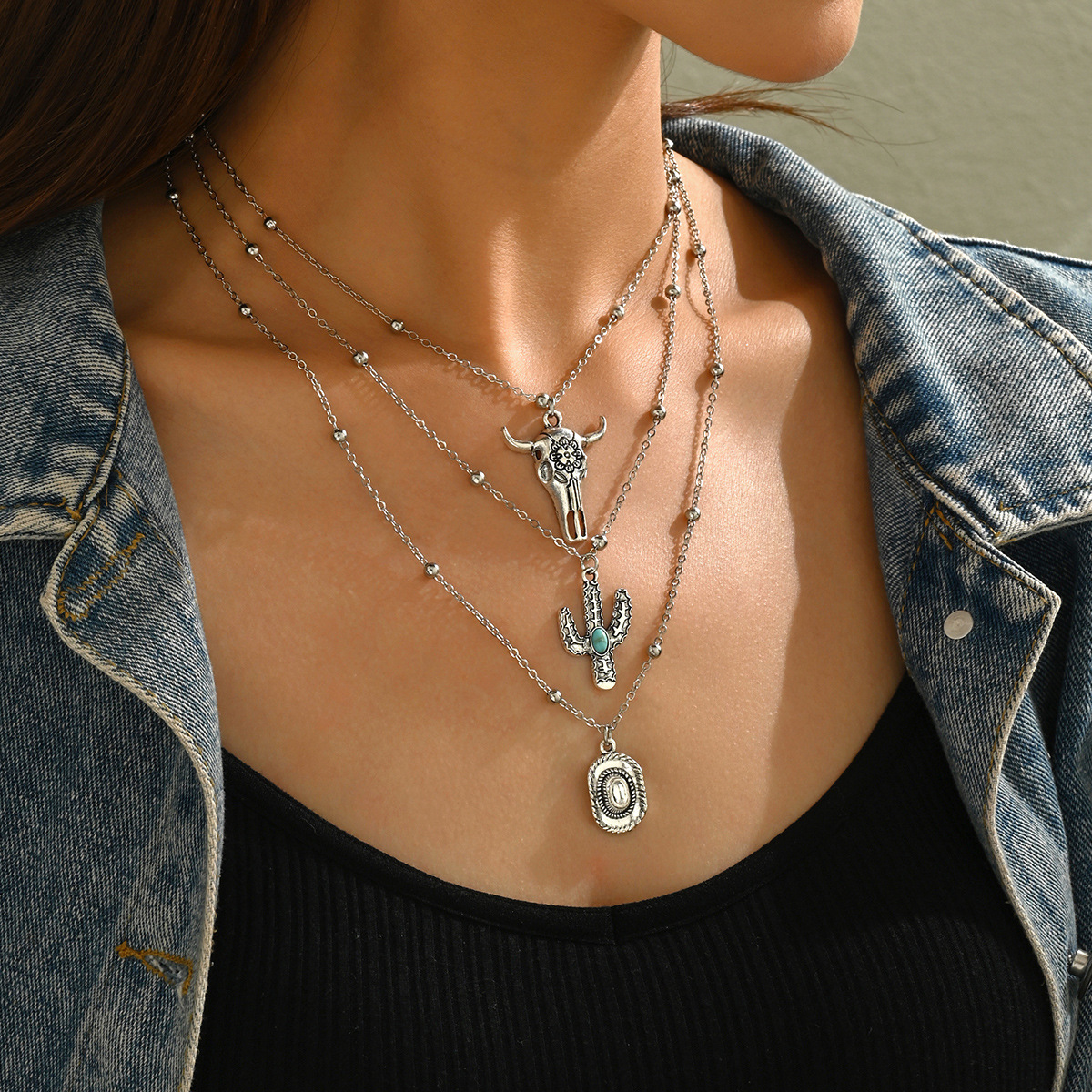 Western Cowboy-Style Turquoise Necklace Set