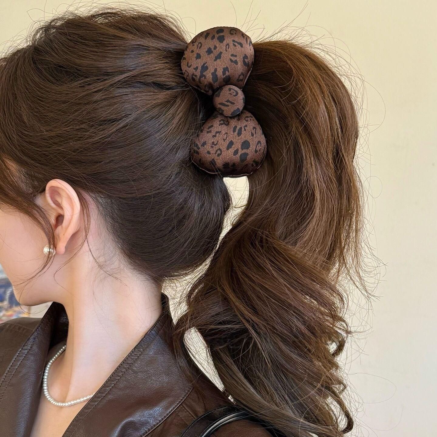 Elegant Sophisticated Bun-style Ponytail Clip For The Back Of The Head