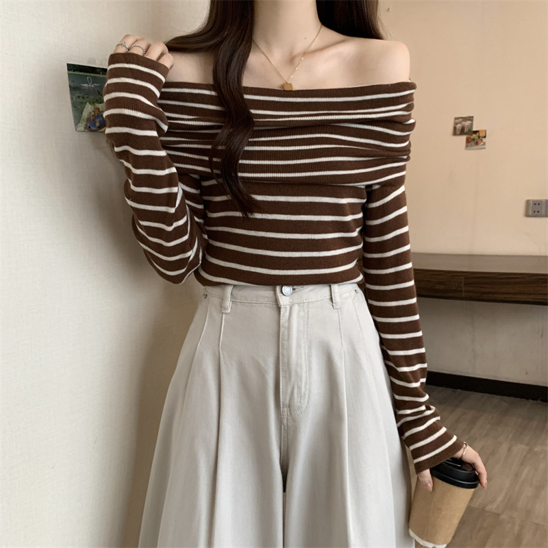 Title 1, Autumn New Off-shoulder Striped Sweater