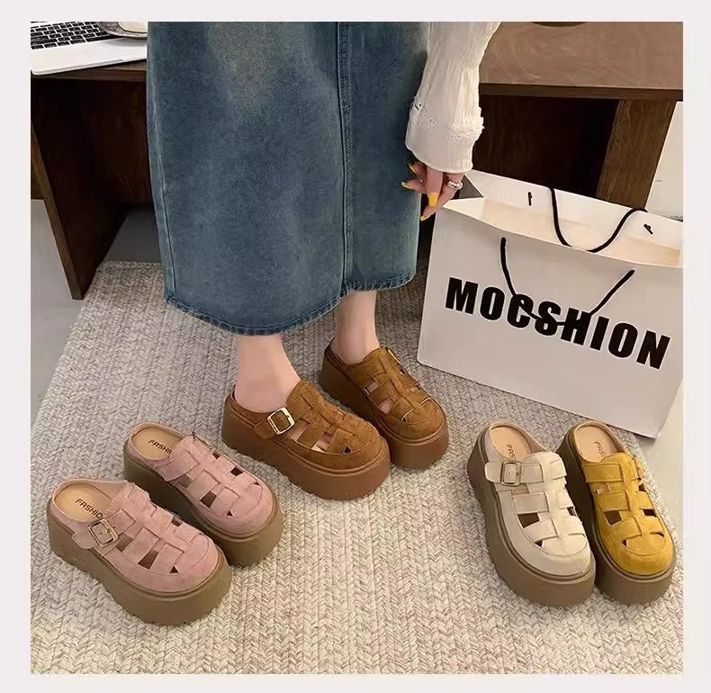 Small Chunky-soled Closed-toe Sandals Slippers 32 ff010384 cf84 43ad 9fb0 a0df34414da2