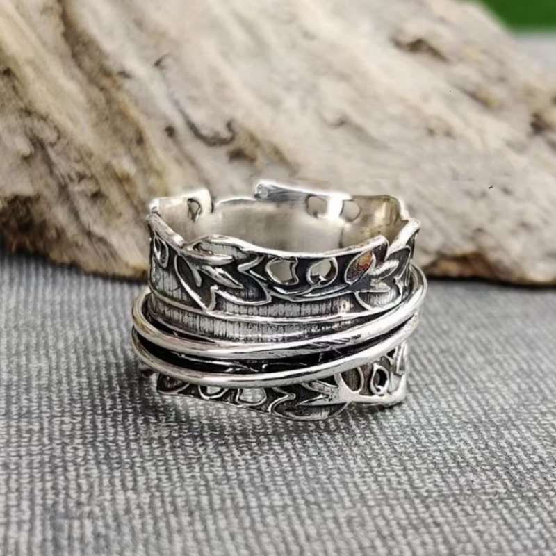 Retro Star and Moon Ring - Simple Minimalist Finger Ring for Women - Adjustable Stackable Celestial Jewelry