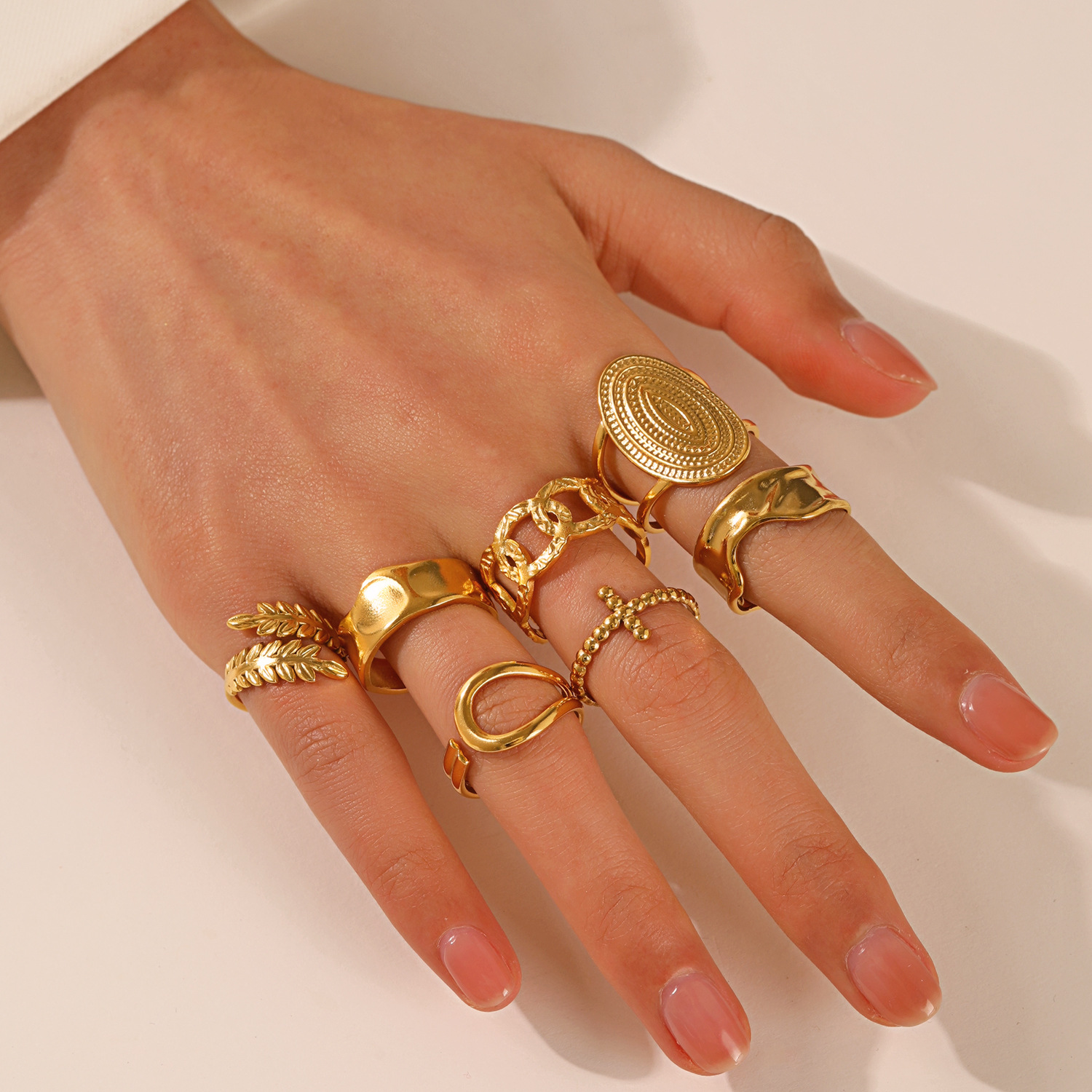 Women's Retro Fashion Stainless Steel Shaped Ring
