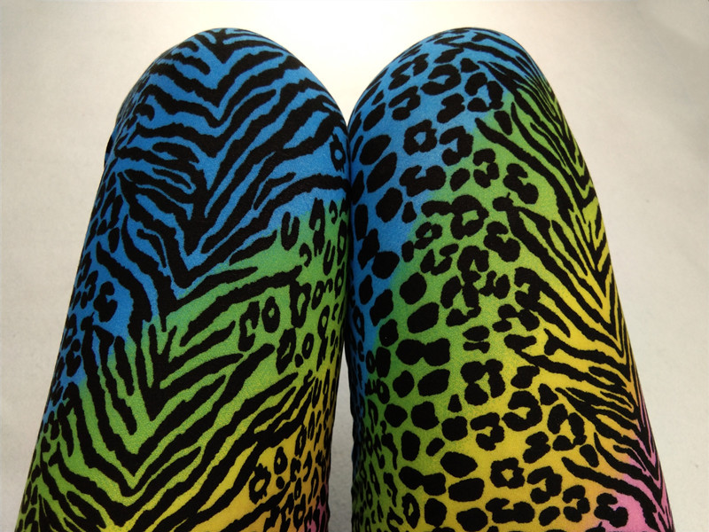 Title 14, Leggings femininas com estampa de leopardo neon...