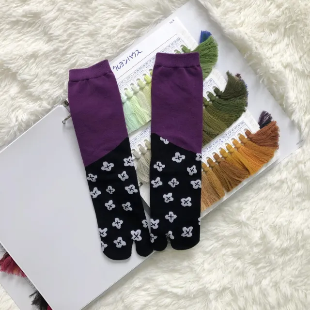 Japanese Sou Style Flower Cat Harajuku Literary Girl Two toe Socks Purple And Black Small Flower - Shop at LoveMi