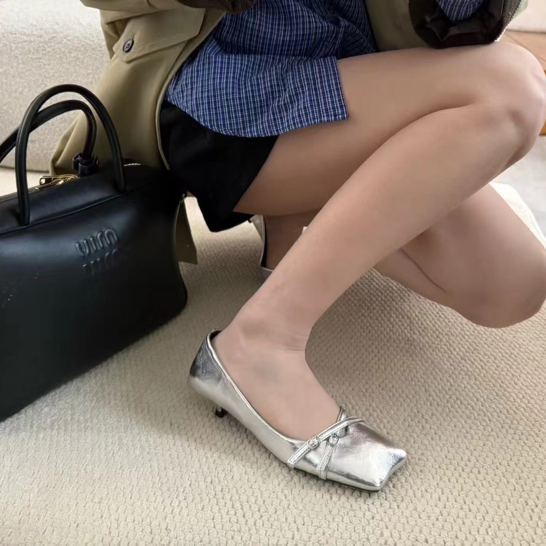 French Belt Decorative Temperament Shallow Mouth Pumps