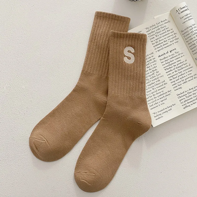 Women's Embroidered S-letter Cotton Sweat-absorbent Autumn And Winter Socks - Brown One Pair